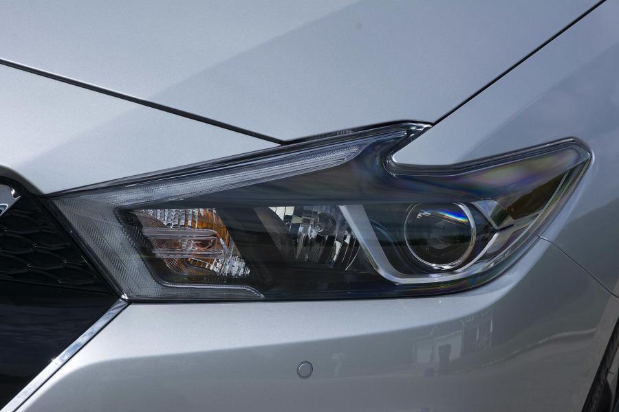 Детали экстерьера Nissan Maxima SR 2016 года  (NA) (фото 3 из 36)